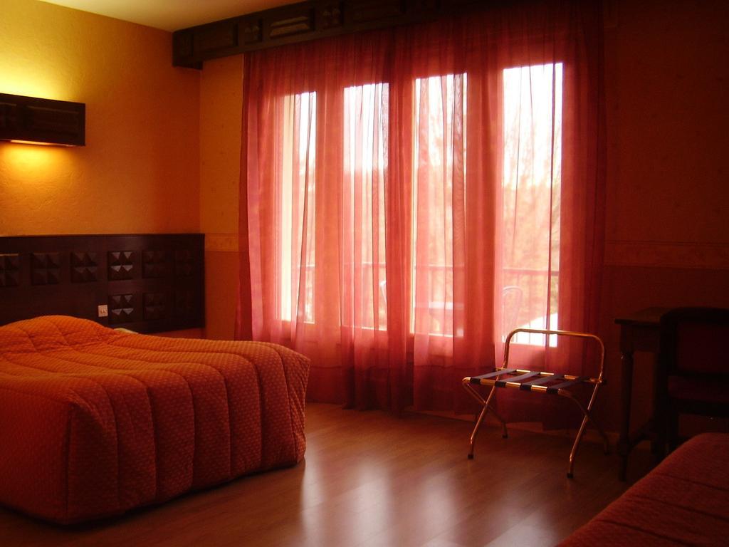 Logis Hotel Restaurant Chez Nous Sainte-Croix  ห้อง รูปภาพ