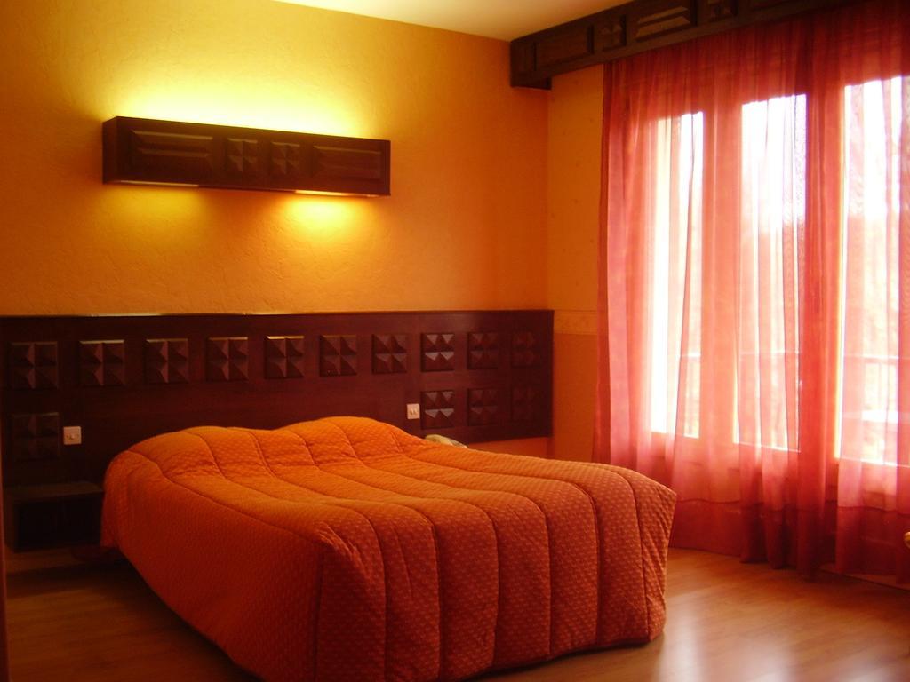 Logis Hotel Restaurant Chez Nous Sainte-Croix  ห้อง รูปภาพ